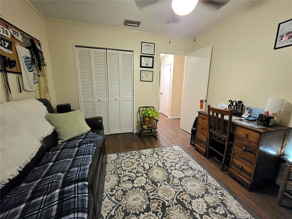 待售: $345,000 (3 贝兹, 2 浴室, 1704 平方英尺)