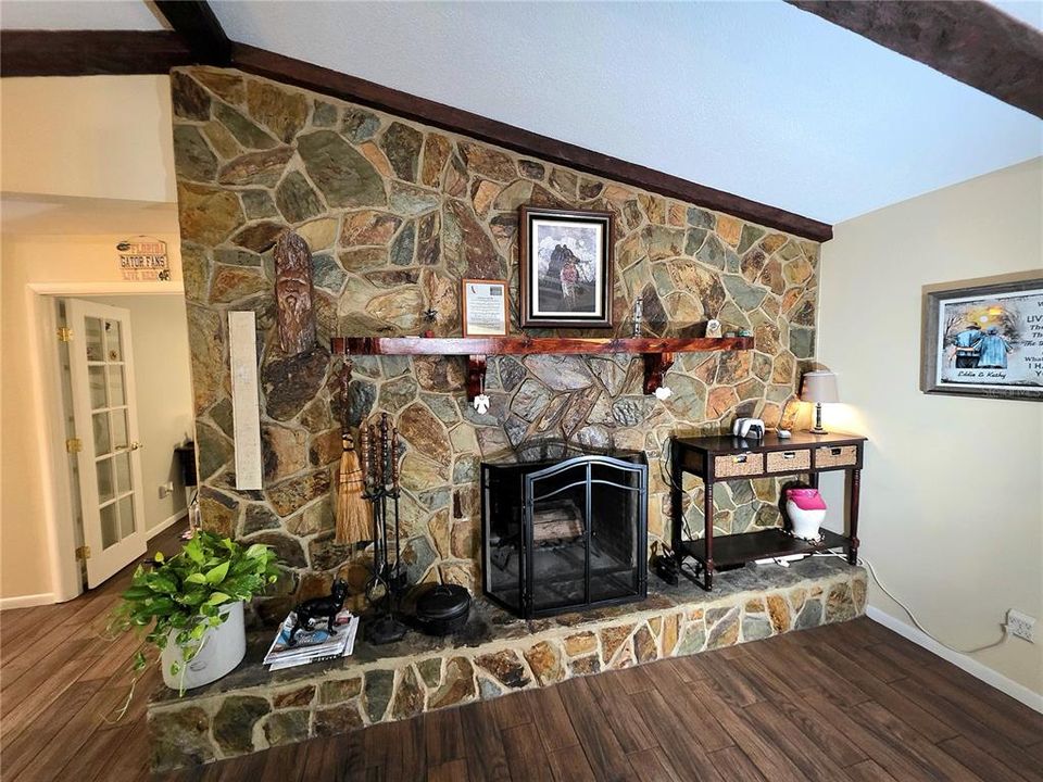 待售: $345,000 (3 贝兹, 2 浴室, 1704 平方英尺)