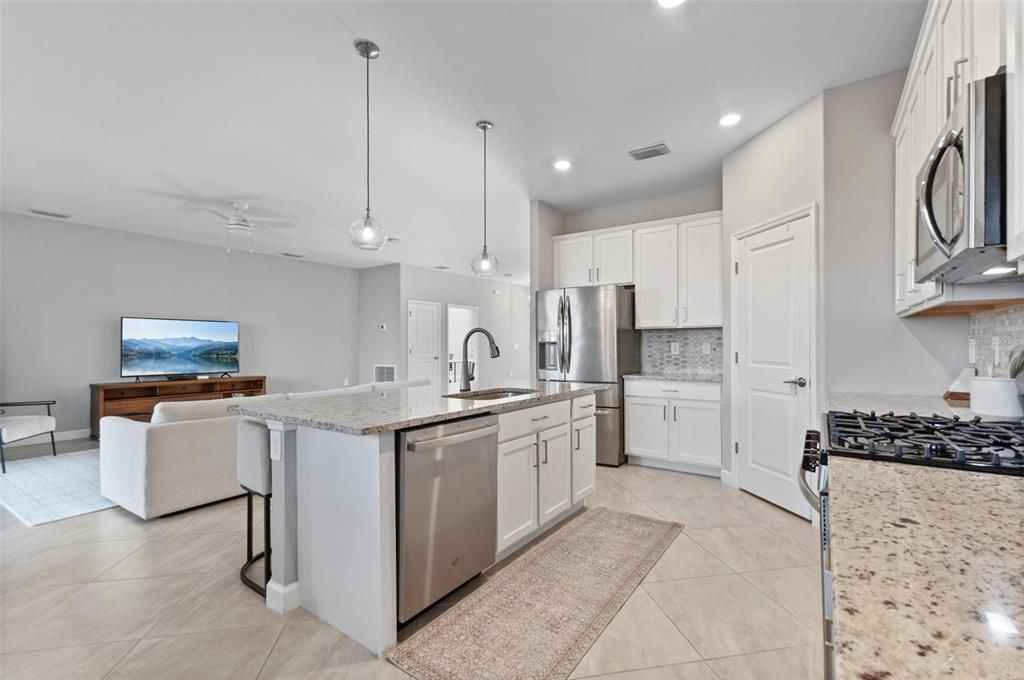 For Sale: $899,000 (6 beds, 4 baths, 3908 Square Feet)