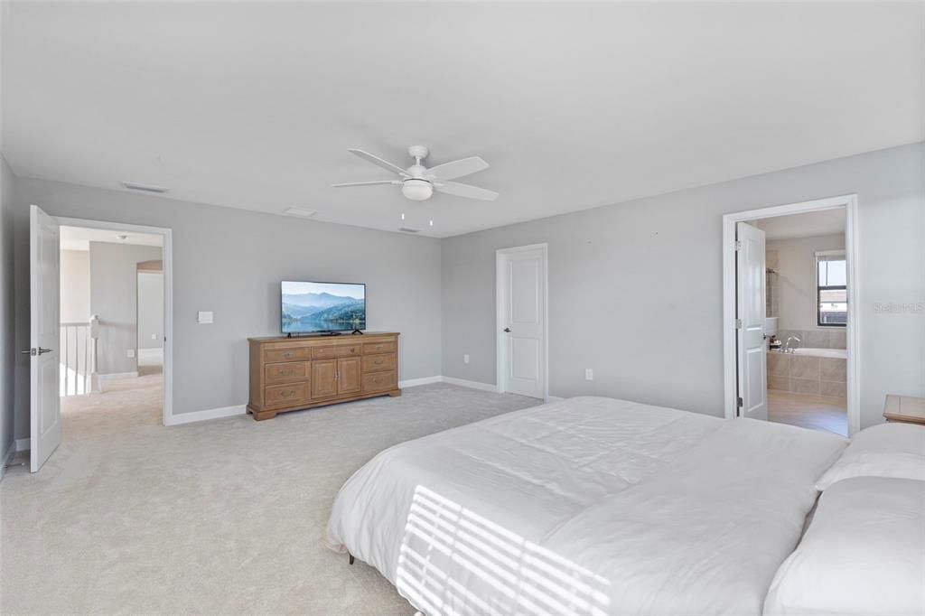 For Sale: $899,000 (6 beds, 4 baths, 3908 Square Feet)