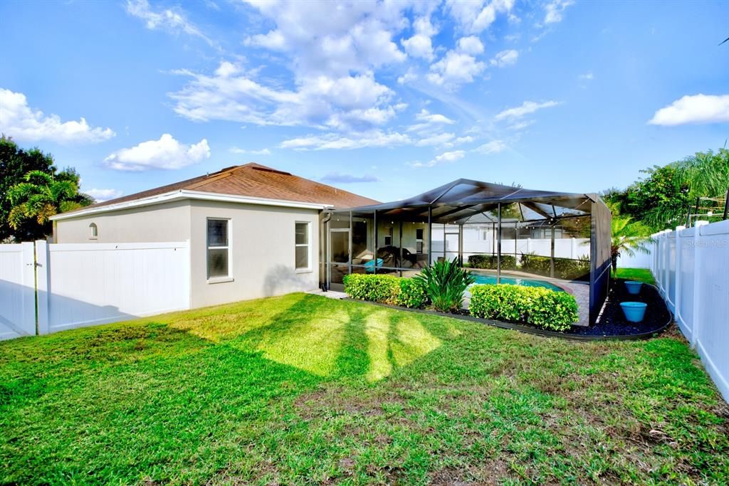 En Renta: $3,200 (4 camas, 3 baños, 2345 Pies cuadrados)