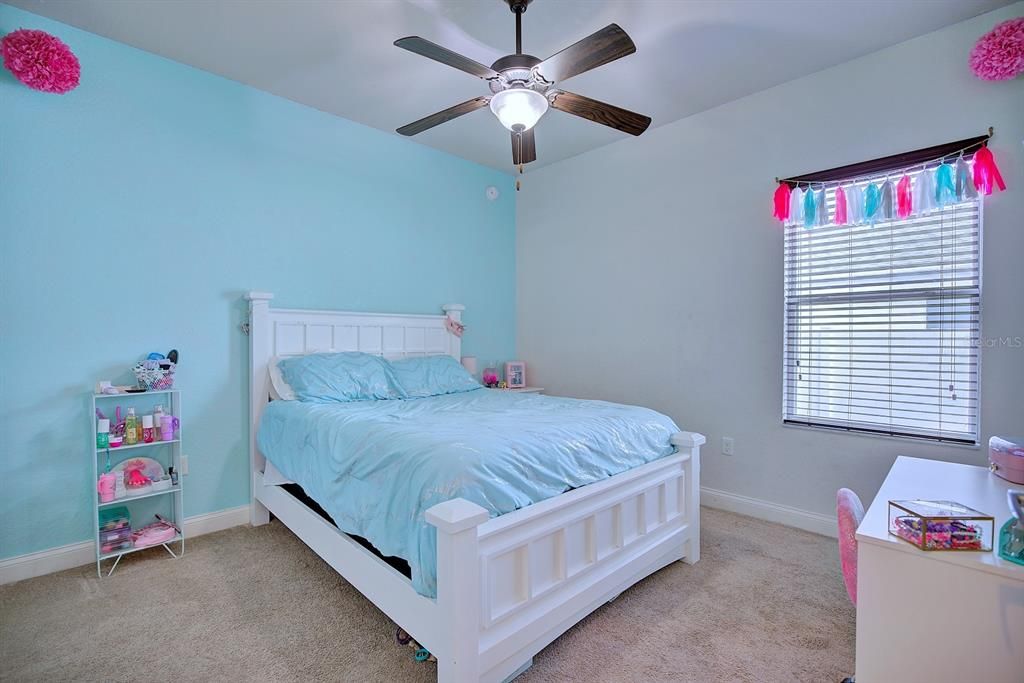 En Renta: $3,200 (4 camas, 3 baños, 2345 Pies cuadrados)