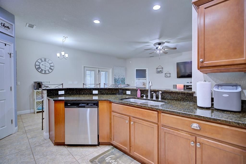 En Renta: $3,200 (4 camas, 3 baños, 2345 Pies cuadrados)