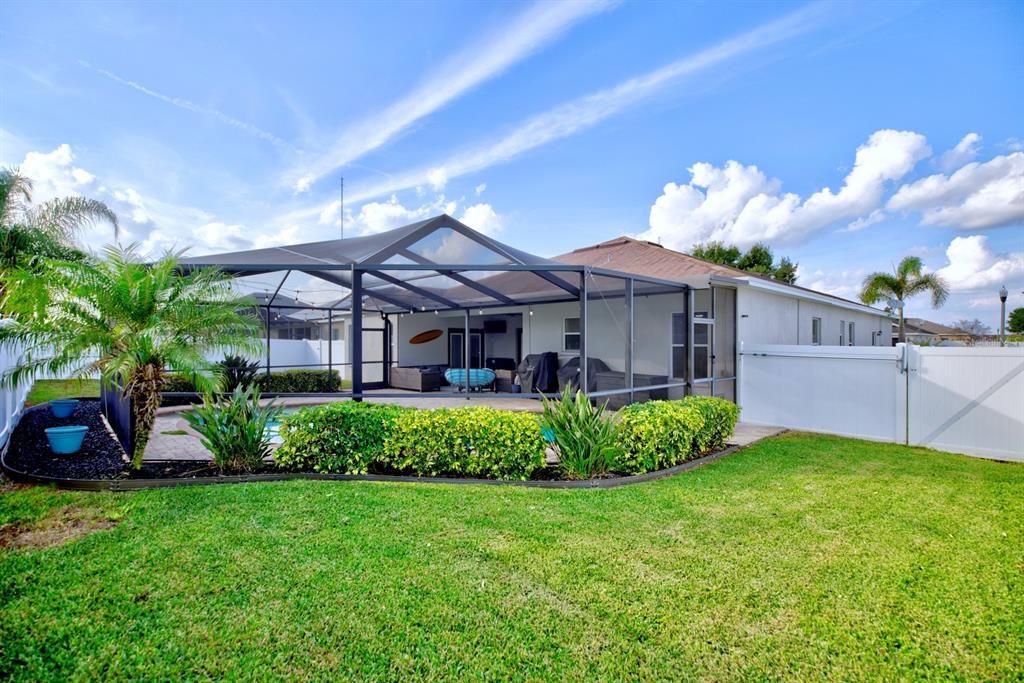 En Renta: $3,200 (4 camas, 3 baños, 2345 Pies cuadrados)