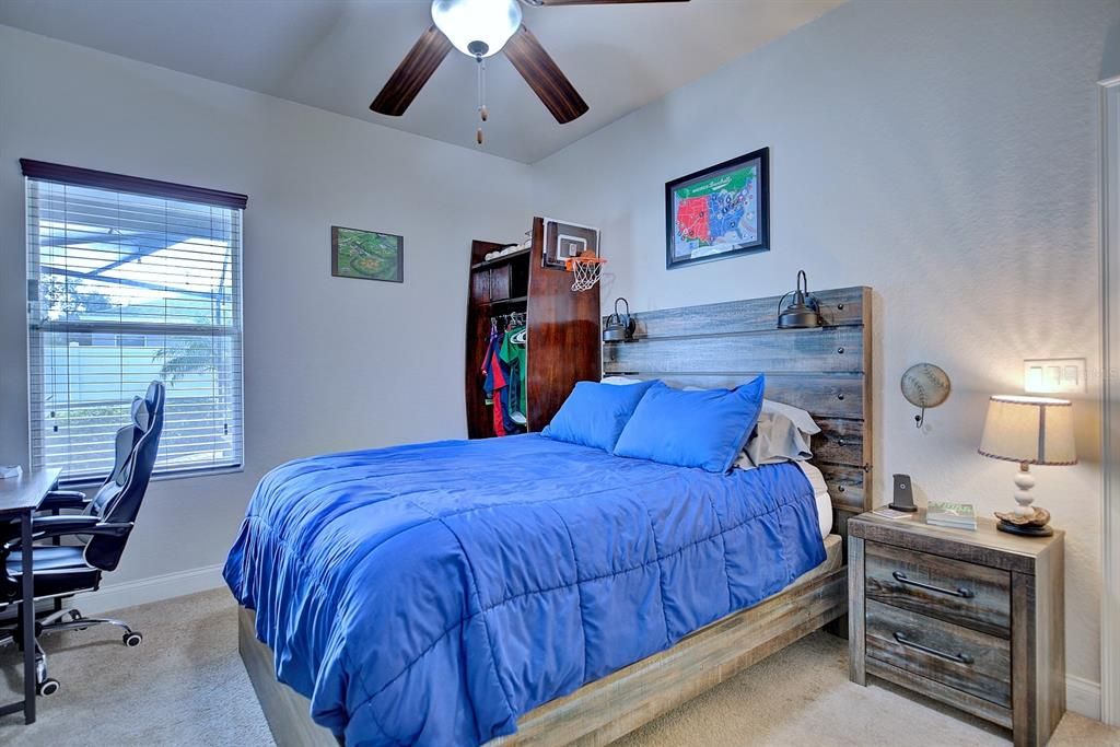 En Renta: $3,200 (4 camas, 3 baños, 2345 Pies cuadrados)