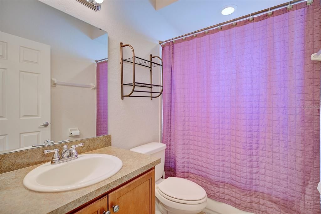 En Renta: $3,200 (4 camas, 3 baños, 2345 Pies cuadrados)