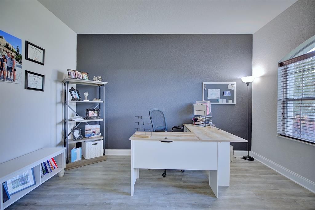 En Renta: $3,200 (4 camas, 3 baños, 2345 Pies cuadrados)