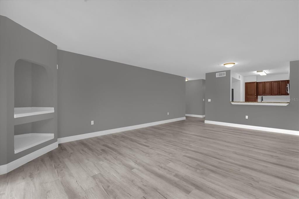 For Sale: $170,000 (1 beds, 1 baths, 861 Square Feet)