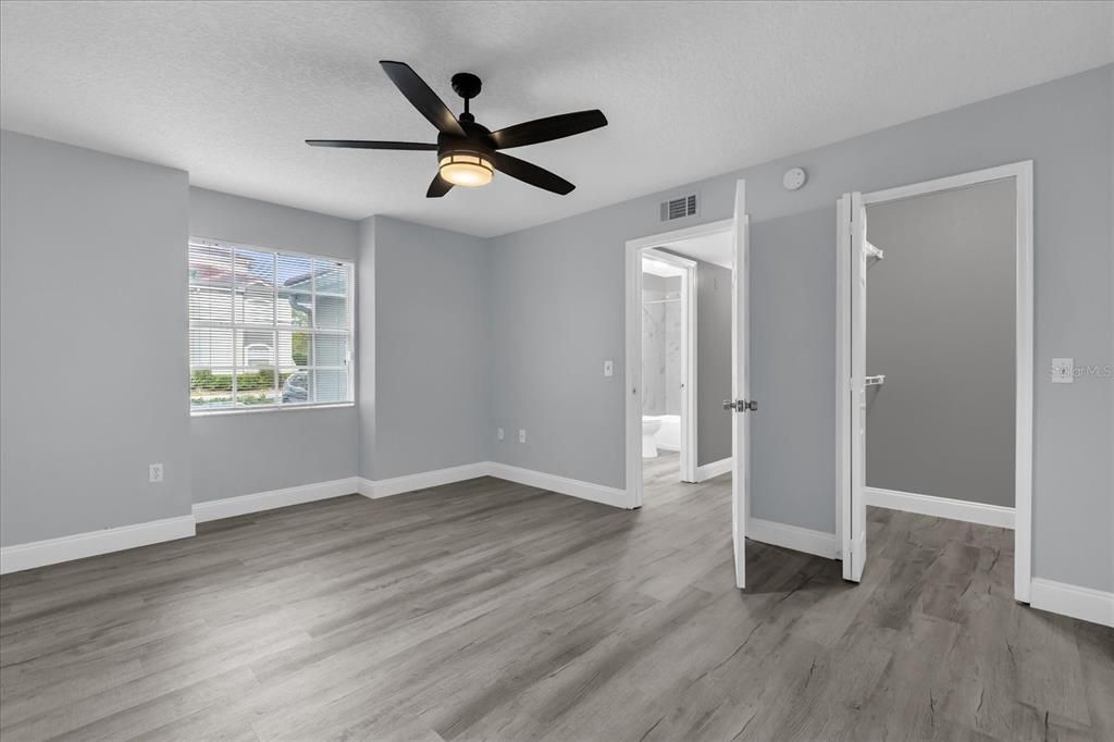 For Sale: $170,000 (1 beds, 1 baths, 861 Square Feet)