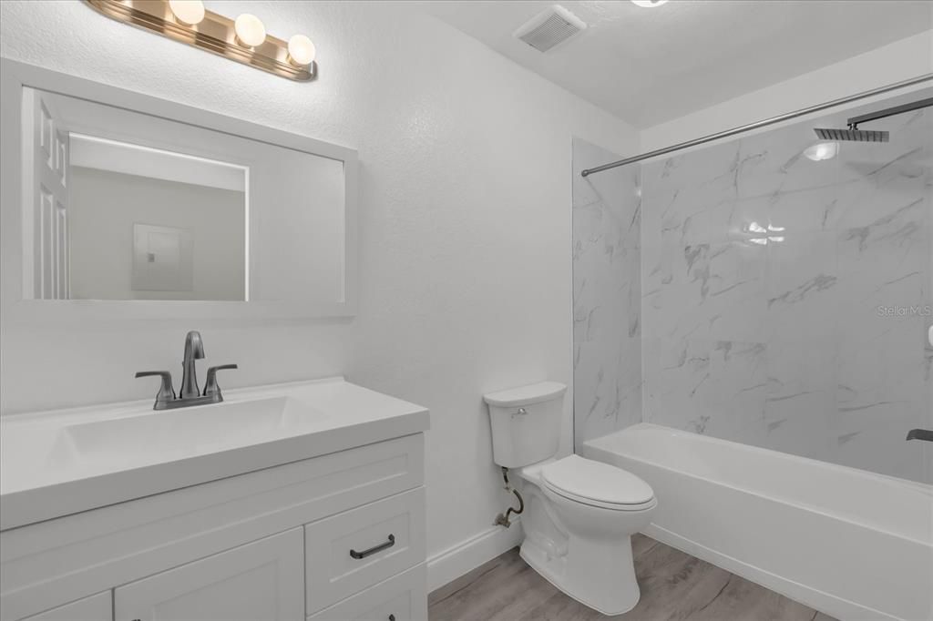 For Sale: $170,000 (1 beds, 1 baths, 861 Square Feet)