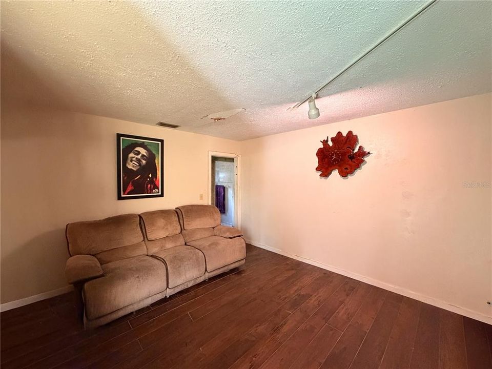 For Sale: $170,000 (4 beds, 2 baths, 1218 Square Feet)