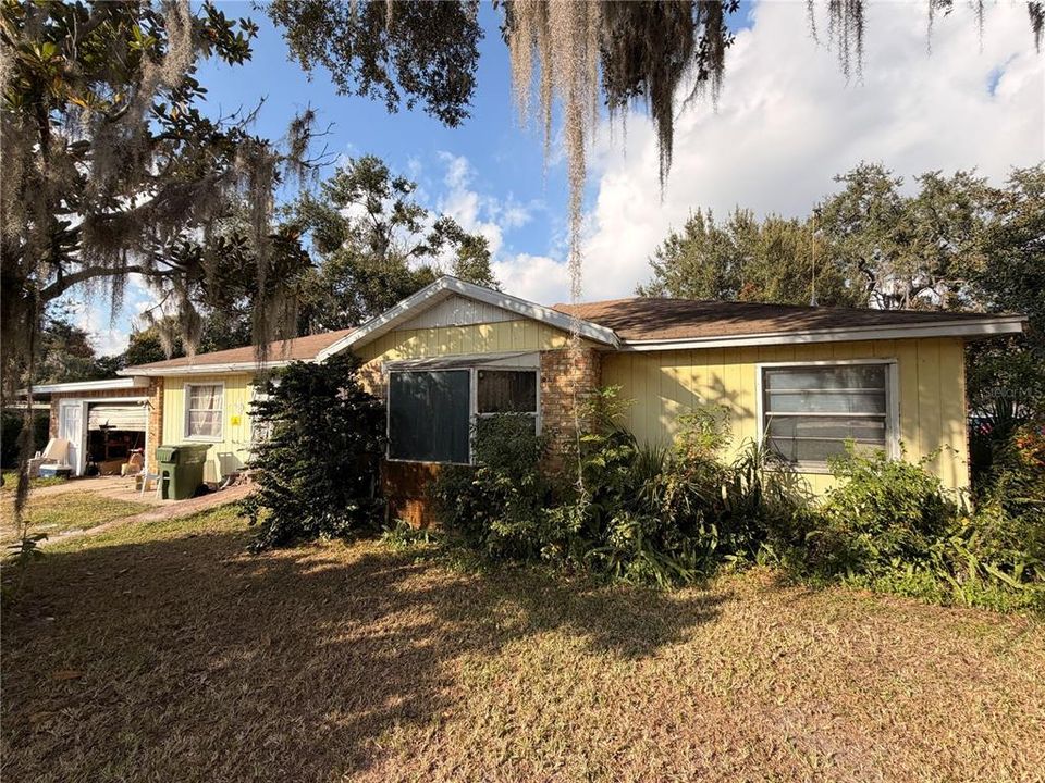 For Sale: $170,000 (4 beds, 2 baths, 1218 Square Feet)