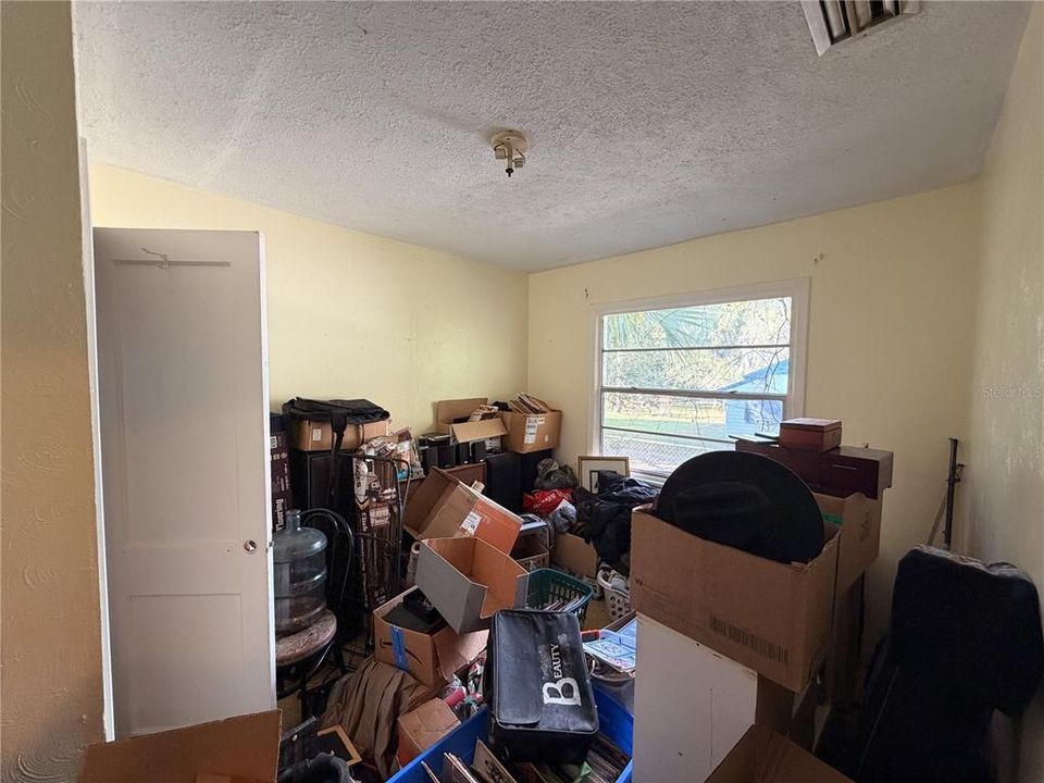 For Sale: $170,000 (4 beds, 2 baths, 1218 Square Feet)