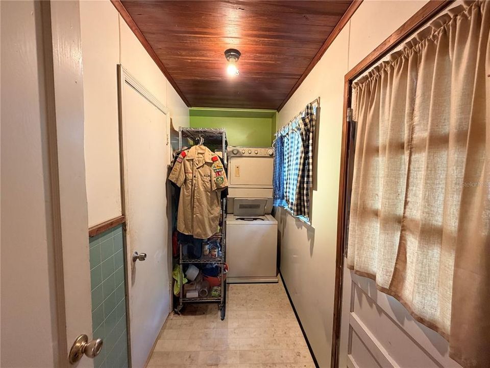 For Sale: $170,000 (4 beds, 2 baths, 1218 Square Feet)