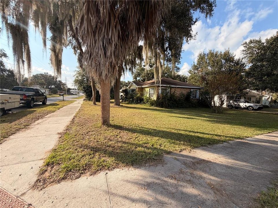 For Sale: $170,000 (4 beds, 2 baths, 1218 Square Feet)