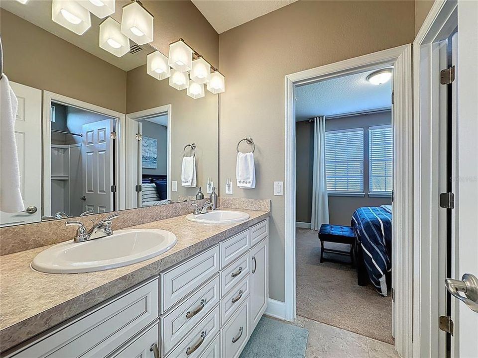 For Sale: $1,200,000 (4 beds, 3 baths, 4126 Square Feet)