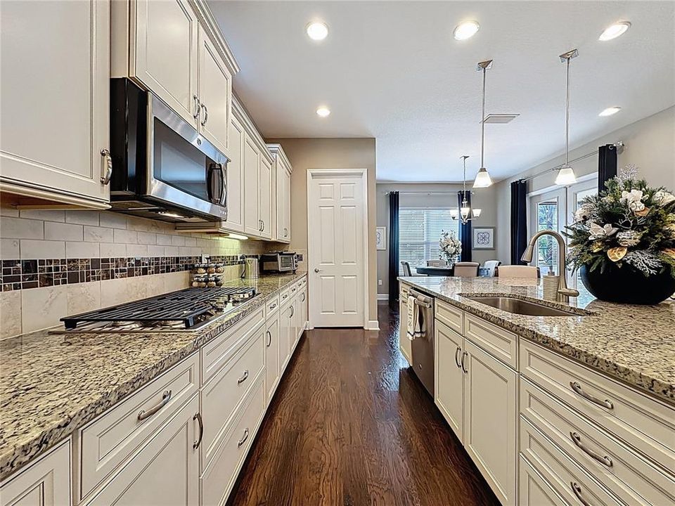 For Sale: $1,200,000 (4 beds, 3 baths, 4126 Square Feet)