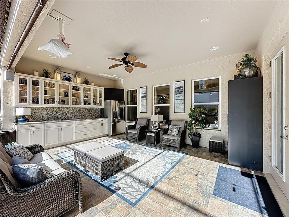 For Sale: $1,200,000 (4 beds, 3 baths, 4126 Square Feet)