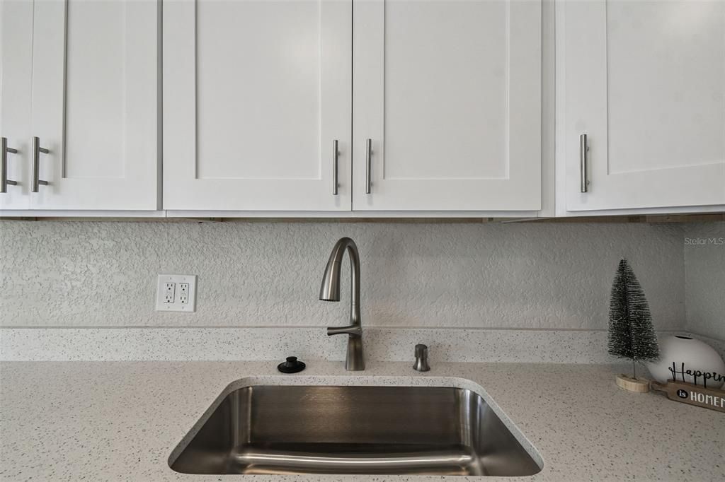 На продажу: $345,000 (3 спален, 2 ванн, 1502 Квадратных фут)