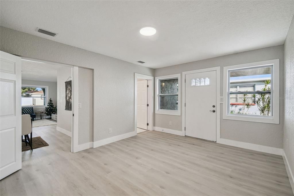 На продажу: $345,000 (3 спален, 2 ванн, 1502 Квадратных фут)