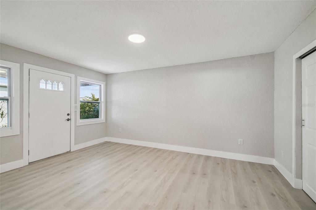 На продажу: $345,000 (3 спален, 2 ванн, 1502 Квадратных фут)