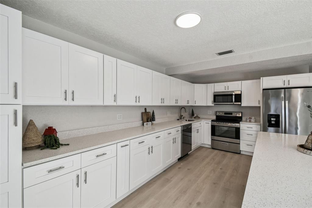 На продажу: $345,000 (3 спален, 2 ванн, 1502 Квадратных фут)