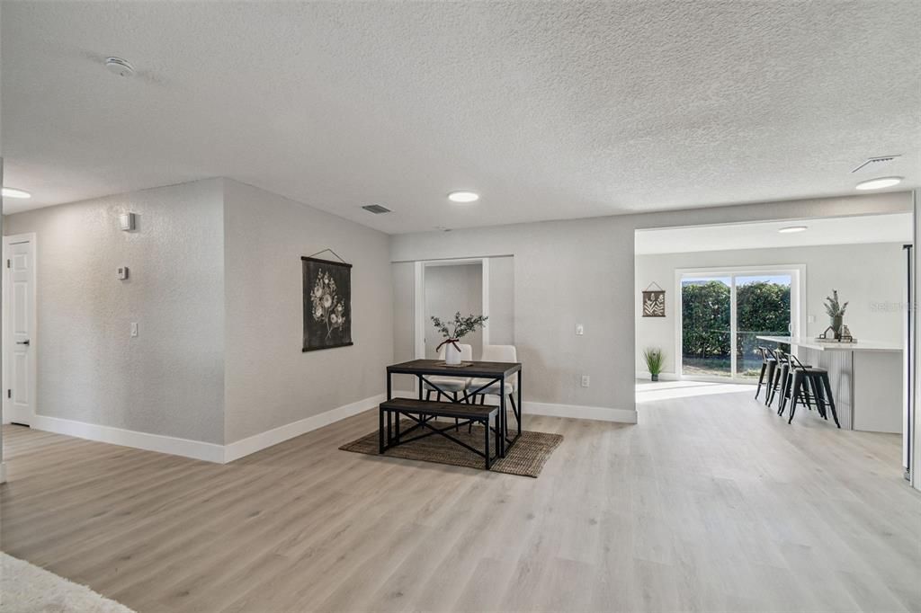 На продажу: $345,000 (3 спален, 2 ванн, 1502 Квадратных фут)