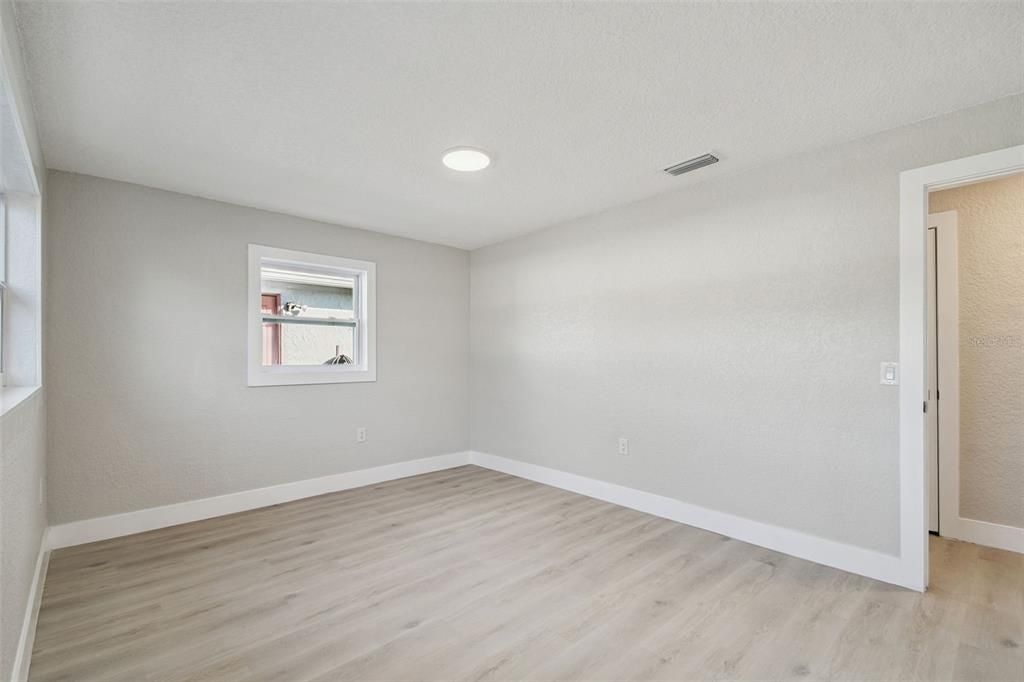 На продажу: $345,000 (3 спален, 2 ванн, 1502 Квадратных фут)