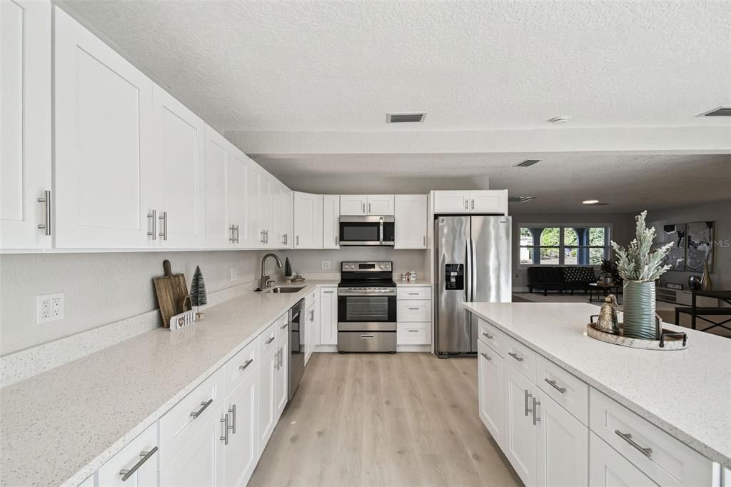 На продажу: $345,000 (3 спален, 2 ванн, 1502 Квадратных фут)