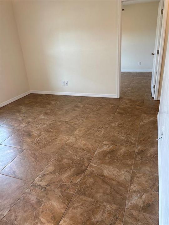 For Rent: $1,400 (2 beds, 1 baths, 821 Square Feet)