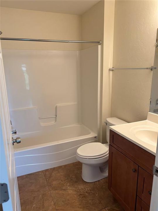 For Rent: $1,400 (2 beds, 1 baths, 821 Square Feet)