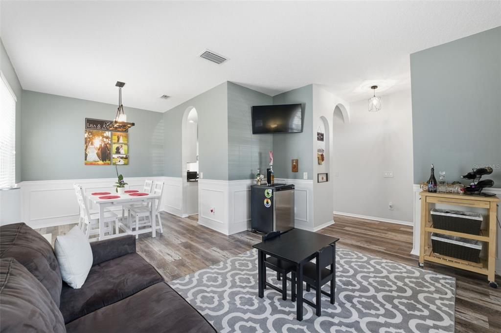 На продажу: $349,000 (4 спален, 2 ванн, 1805 Квадратных фут)