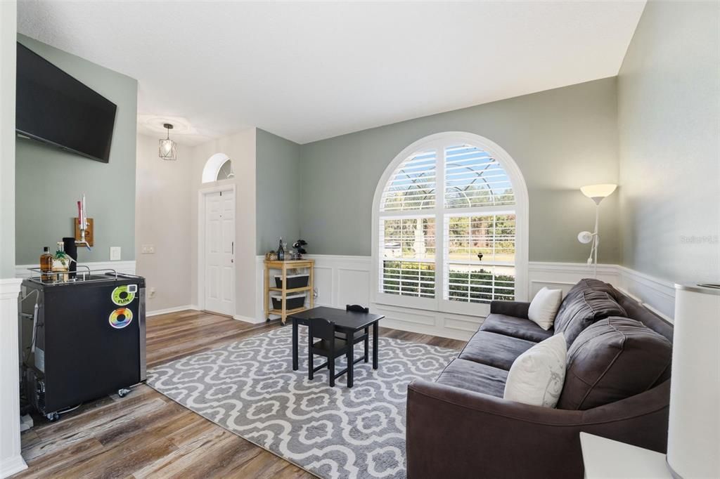 На продажу: $349,000 (4 спален, 2 ванн, 1805 Квадратных фут)