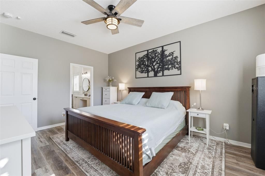 На продажу: $349,000 (4 спален, 2 ванн, 1805 Квадратных фут)