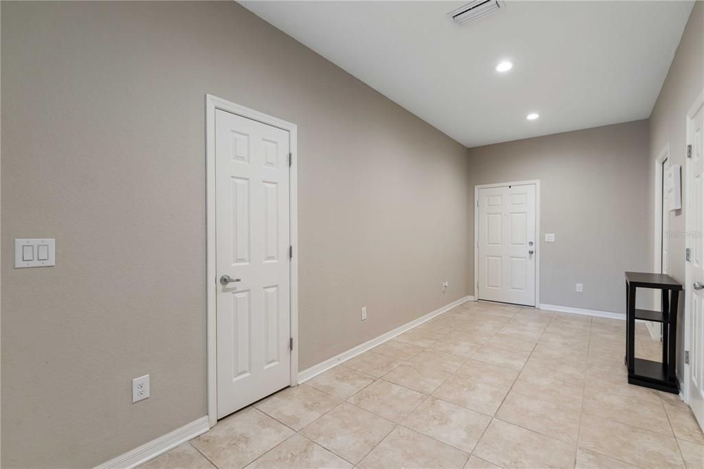 For Rent: $2,350 (3 beds, 2 baths, 2143 Square Feet)