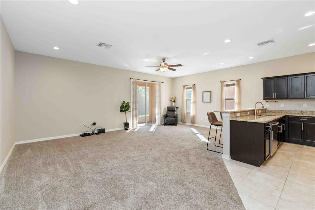 For Rent: $2,350 (3 beds, 2 baths, 2143 Square Feet)