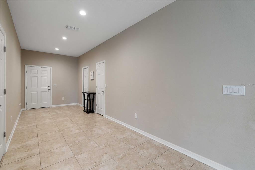 For Rent: $2,350 (3 beds, 2 baths, 2143 Square Feet)