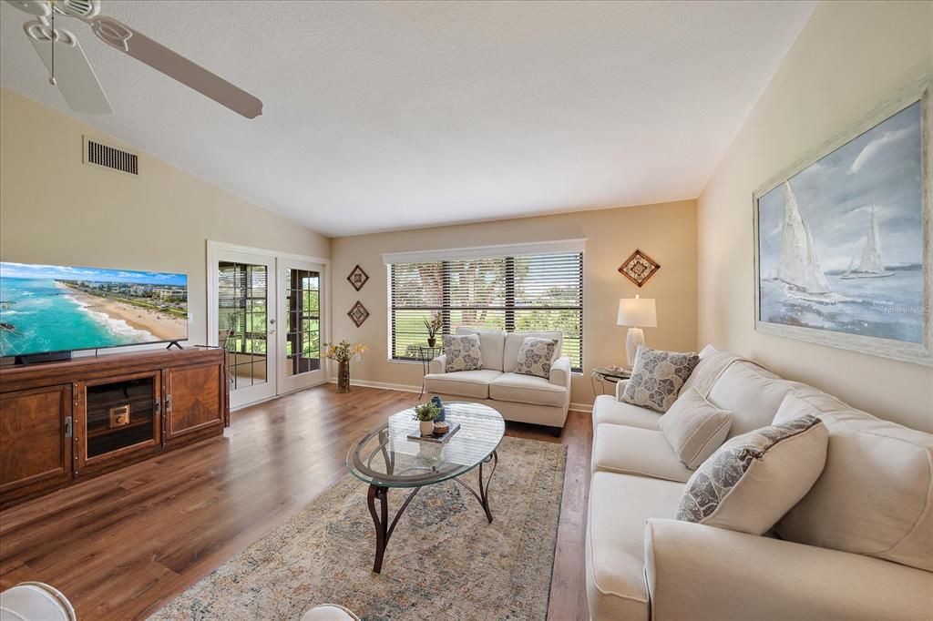 Active With Contract: $259,000 (2 beds, 2 baths, 1177 Square Feet)