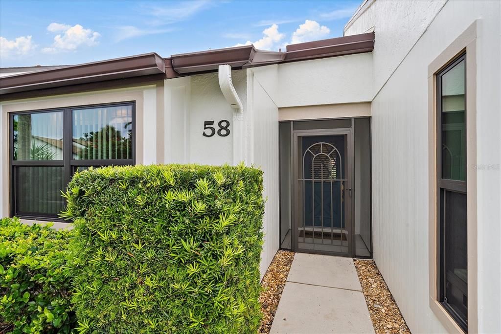 Active With Contract: $259,000 (2 beds, 2 baths, 1177 Square Feet)