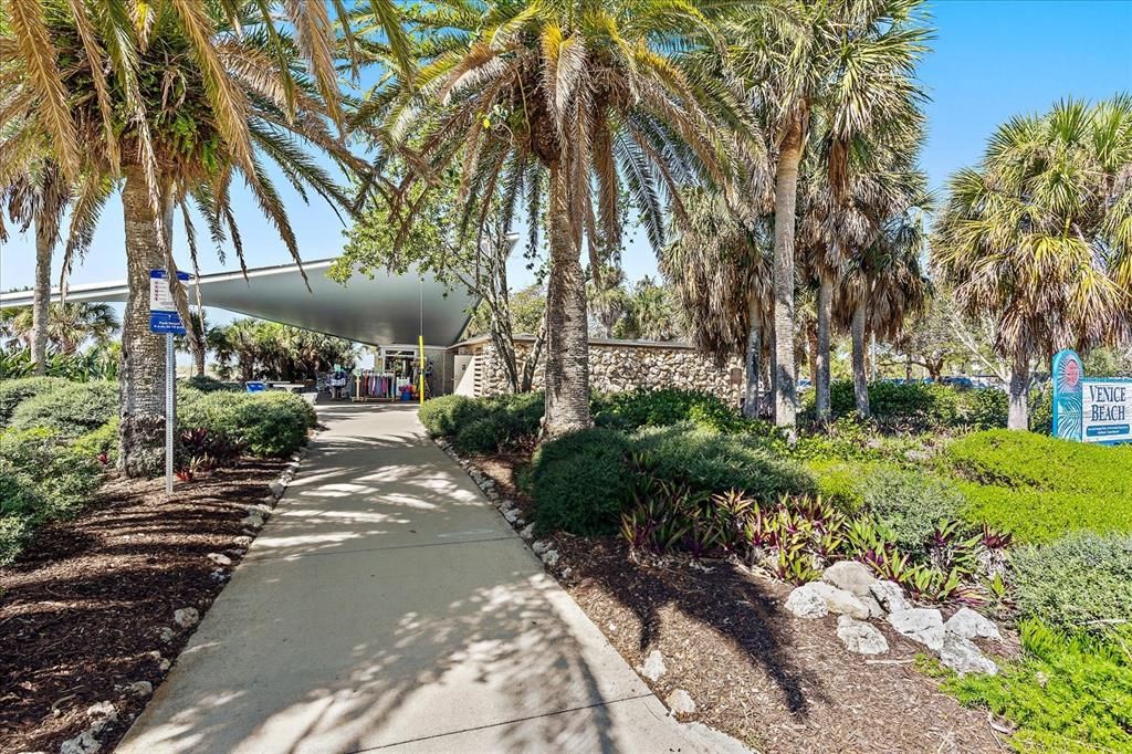 Active With Contract: $259,000 (2 beds, 2 baths, 1177 Square Feet)