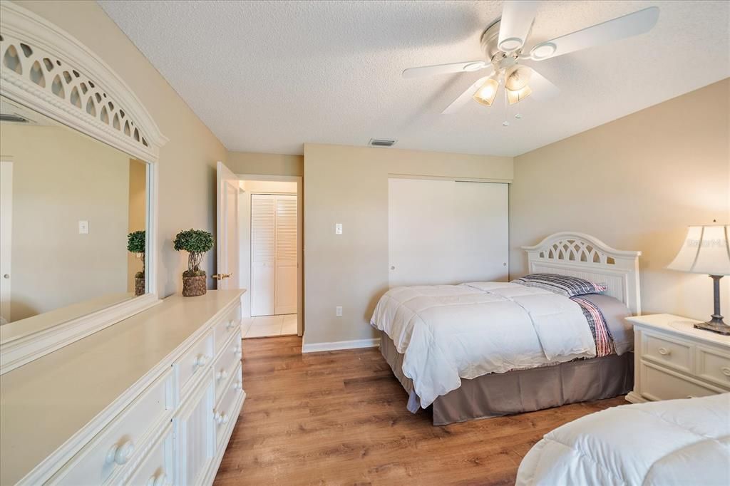 Active With Contract: $259,000 (2 beds, 2 baths, 1177 Square Feet)