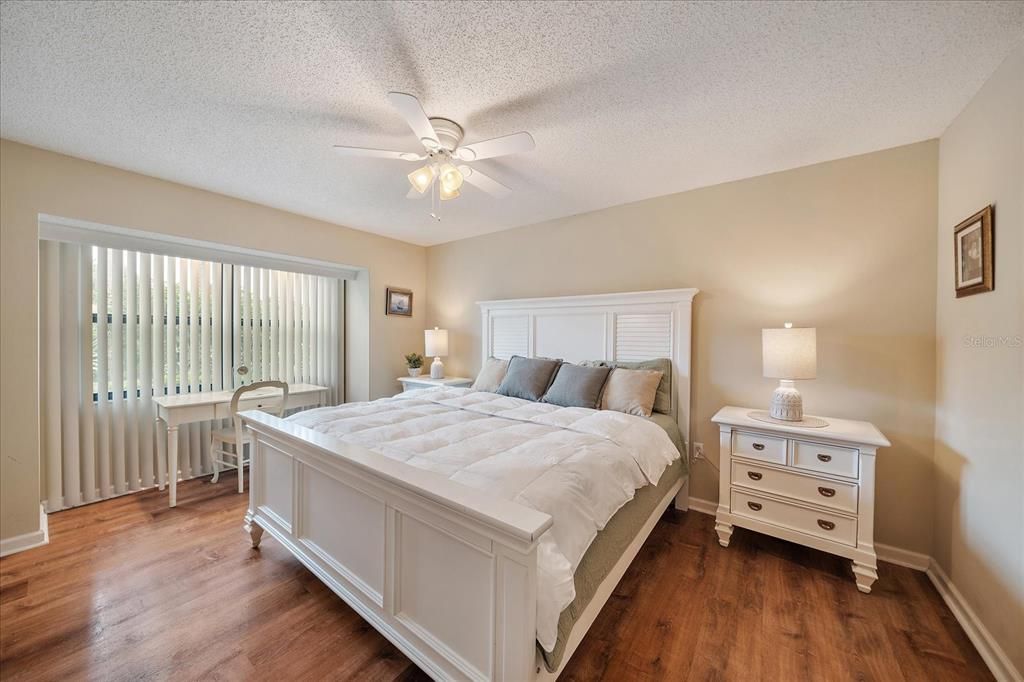 Active With Contract: $259,000 (2 beds, 2 baths, 1177 Square Feet)