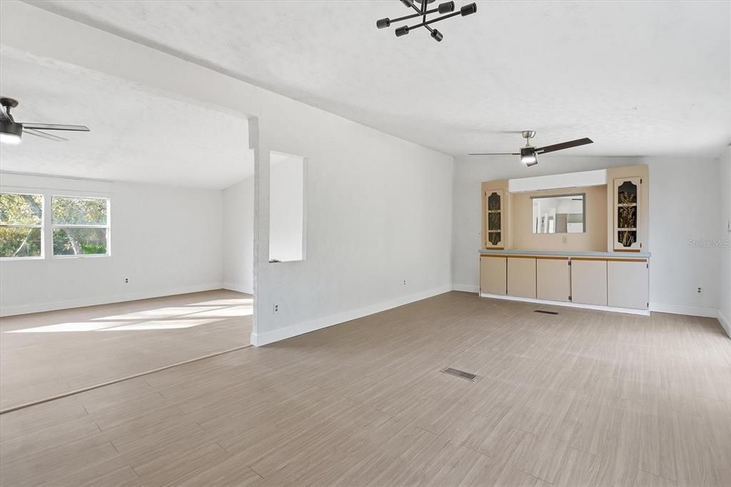 На продажу: $199,990 (3 спален, 2 ванн, 1900 Квадратных фут)