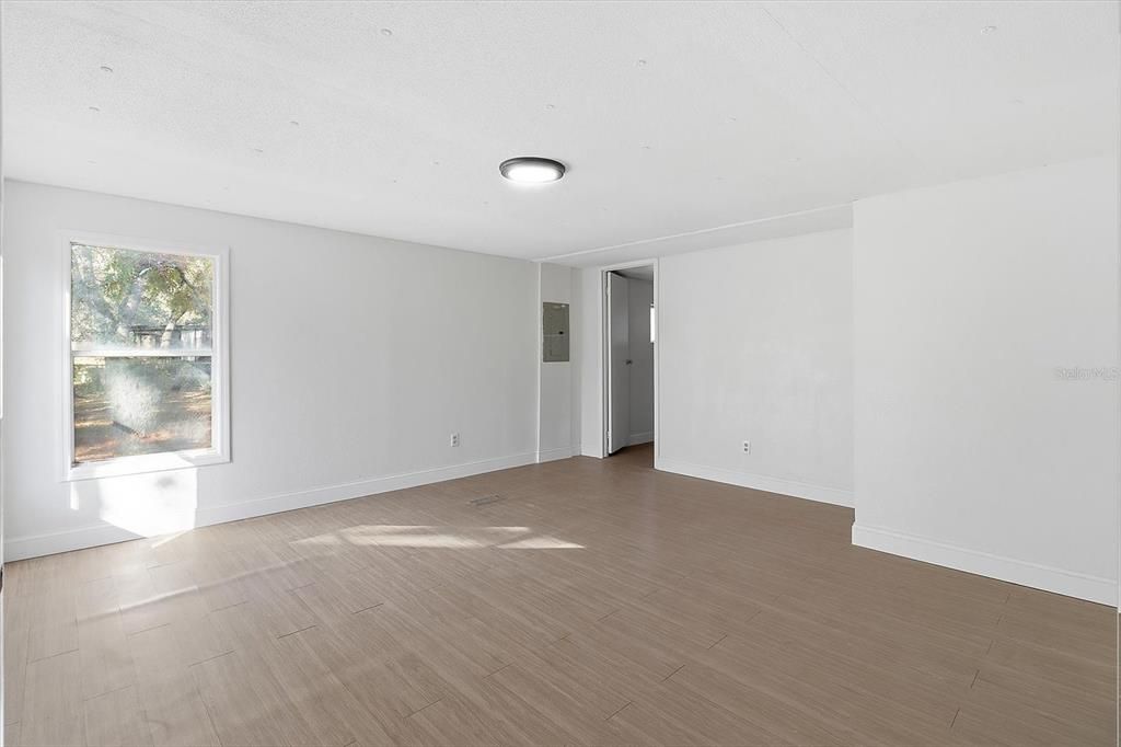 На продажу: $199,990 (3 спален, 2 ванн, 1900 Квадратных фут)