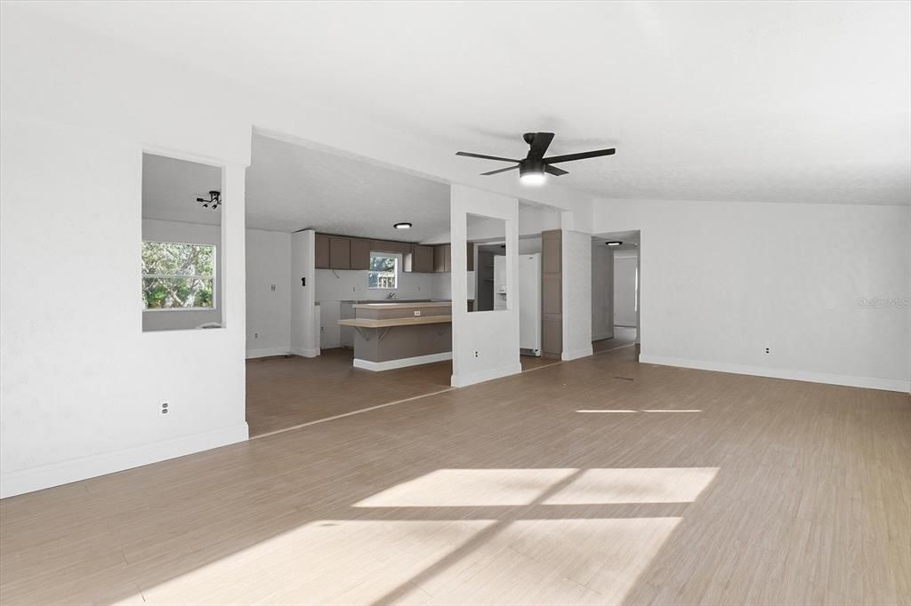 На продажу: $199,990 (3 спален, 2 ванн, 1900 Квадратных фут)