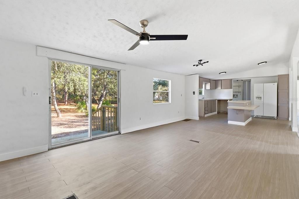 На продажу: $199,990 (3 спален, 2 ванн, 1900 Квадратных фут)