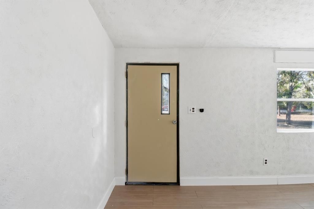 На продажу: $199,990 (3 спален, 2 ванн, 1900 Квадратных фут)