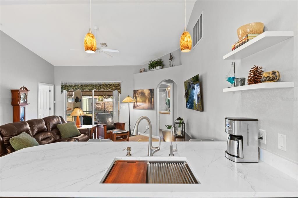 待售: $288,900 (3 贝兹, 2 浴室, 1384 平方英尺)