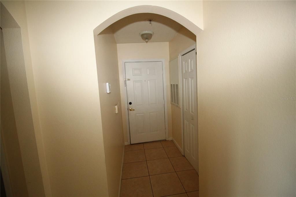 出租: $1,450 (1 贝兹, 1 浴室, 856 平方英尺)