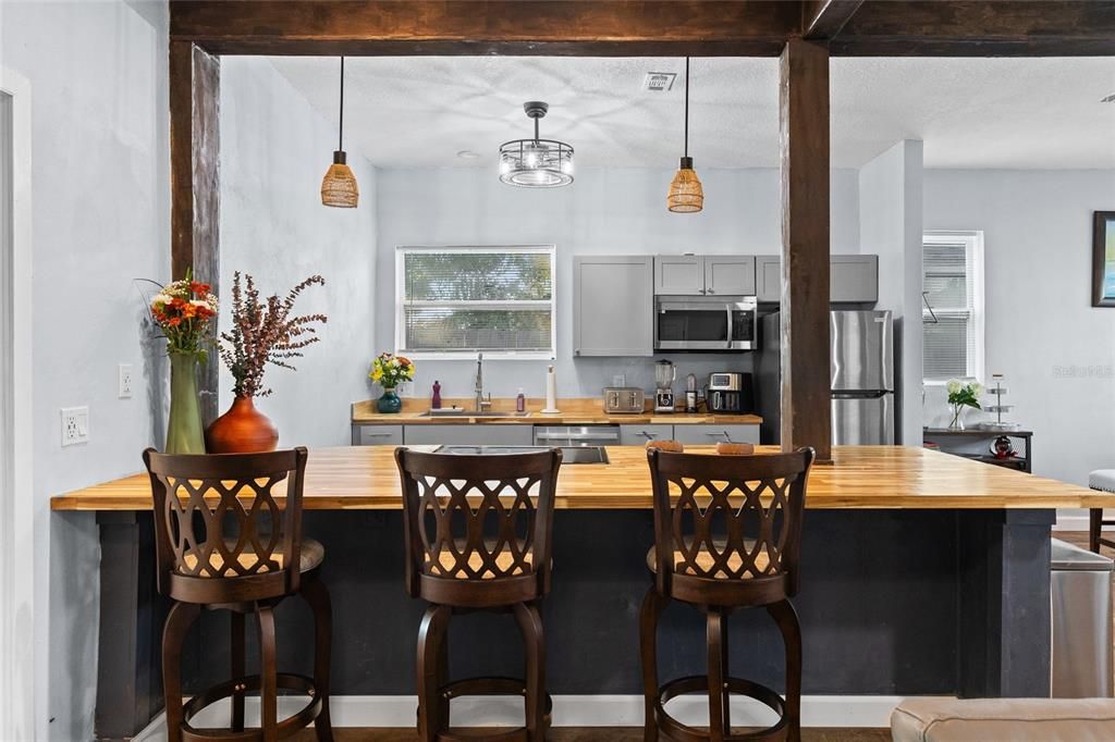 For Sale: $349,900 (3 beds, 2 baths, 1250 Square Feet)